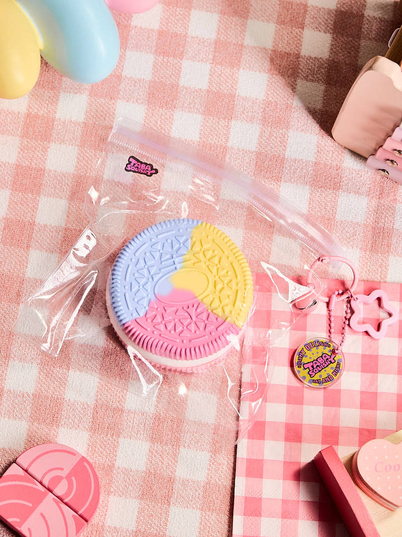 Alternative view of Pink-blue-yellow Cookie Sandwich Taba Squishy