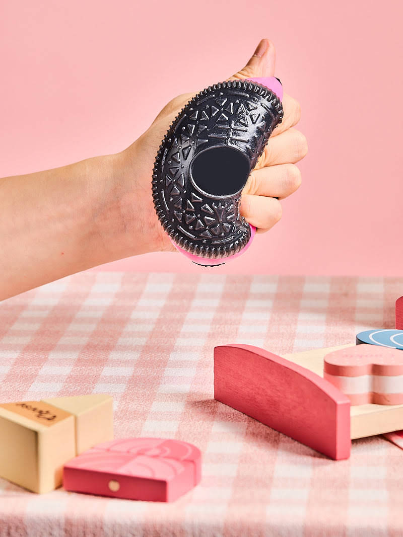 Alternative view of Black-fuchsia Cookie Sandwich Taba Squishy