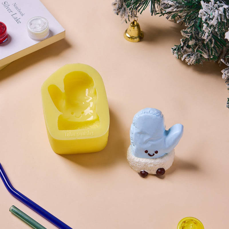 Alternative view of Glove Taba Squishy DIY Mold Set