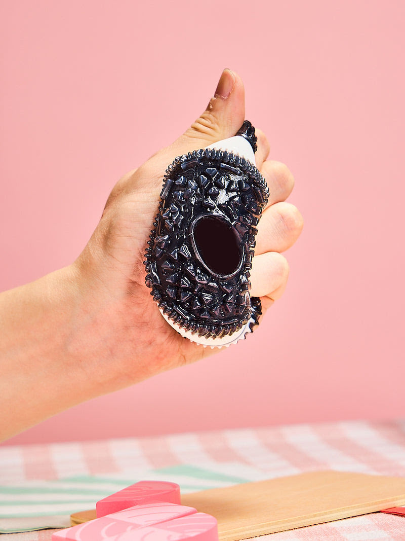 Alternative view of Regular Black-white Cookie Sandwich Taba Squishy