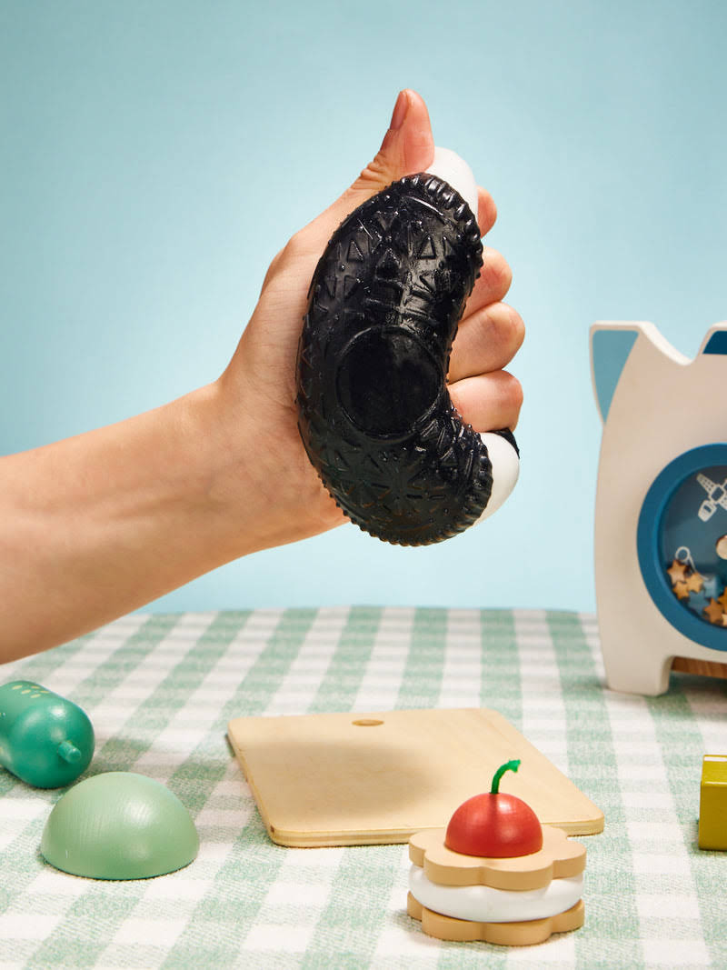 Alternative view of Medium Black-white Cookie Sandwich Taba Squishy
